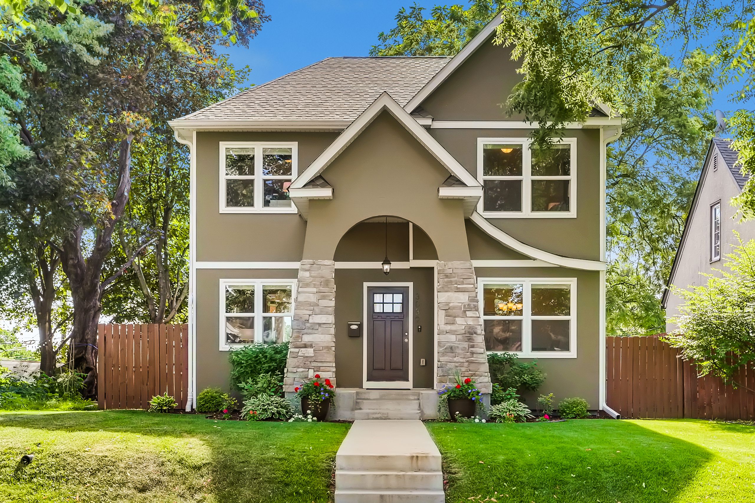 2024-06/3039 Pierce St NE Minneapolis MN - Print Quality - 001 - 01 Exterior Front.jpg