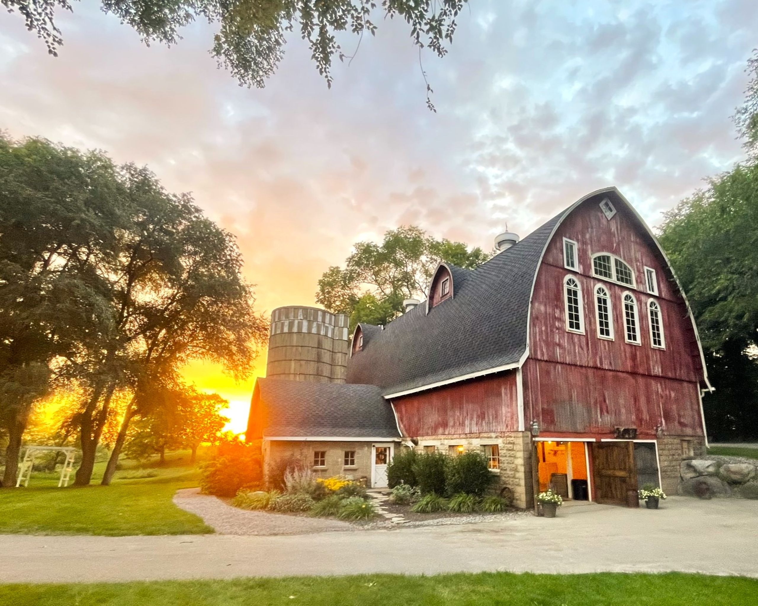 2024-07/barn in sunset v2_0.JPEG