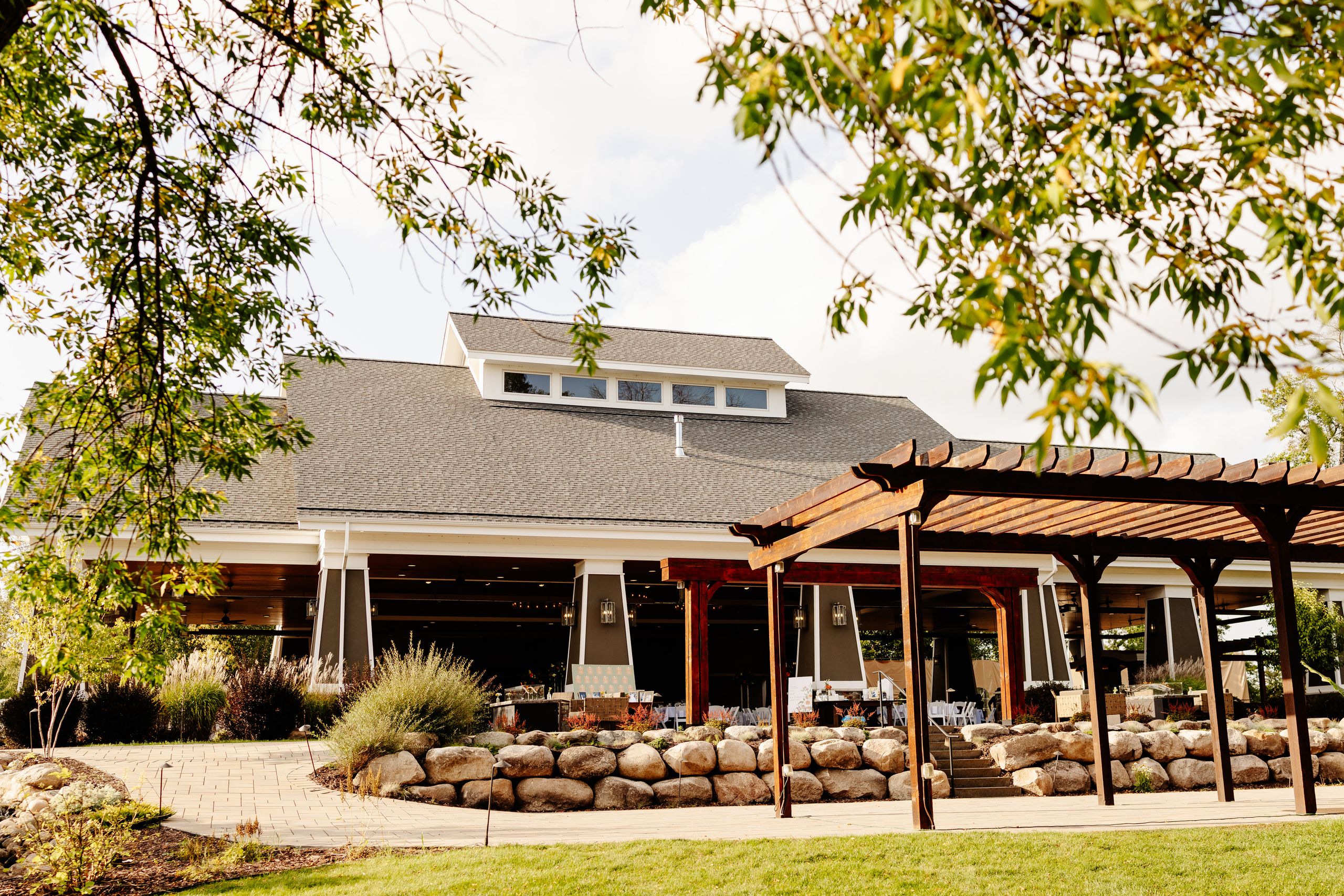 2024-10/Pavilion - Cameron & Tia (8)_0.jpg